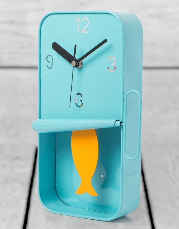 Wandklok met bewegend visje - lichtblauw met geel visje