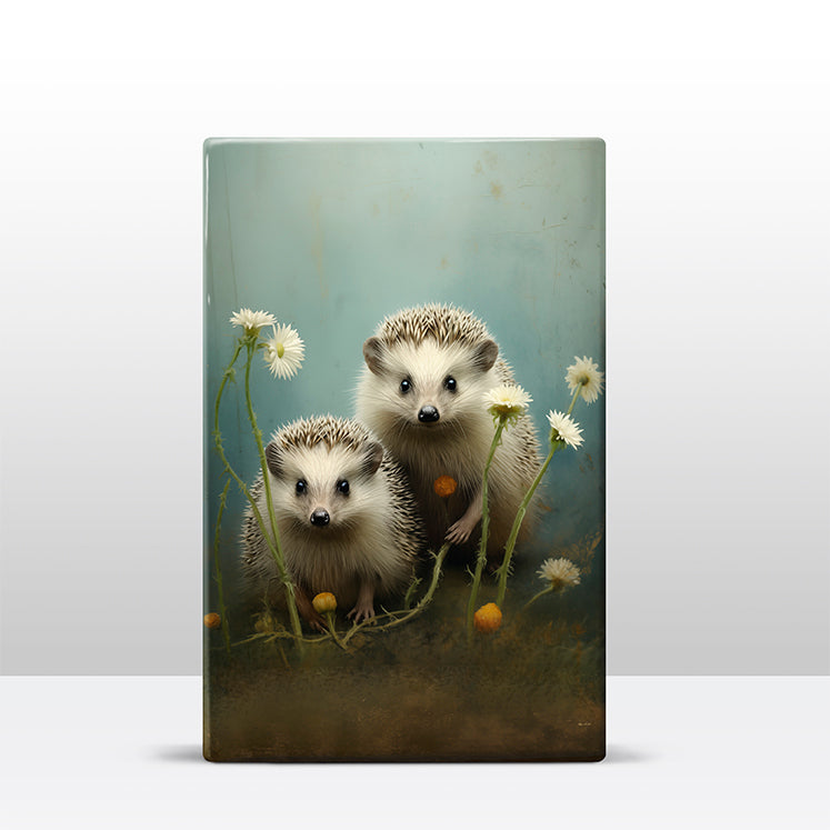 Artchoices exclusive: 203. Twee egeltjes met bloemen op houten paneel(tje) groot
