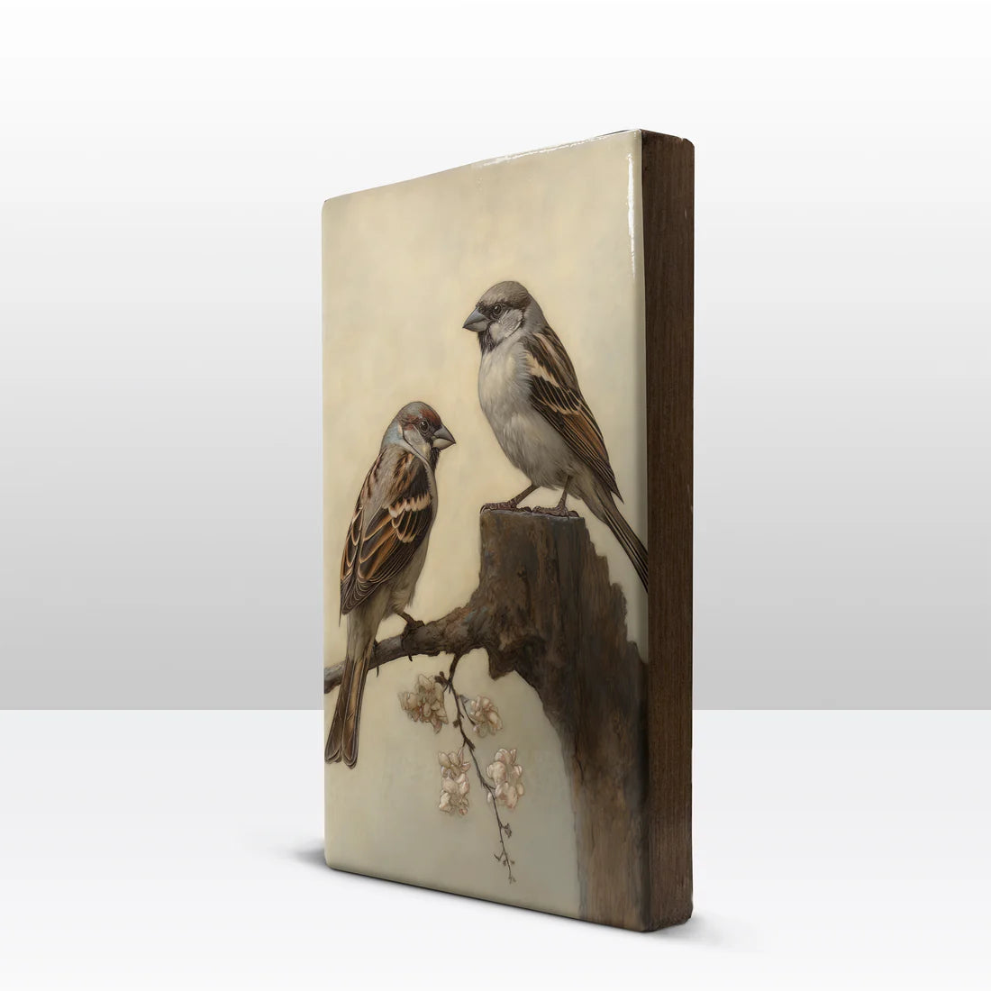 391. Twee mussen op oude stronk op houten paneel(tje) groot