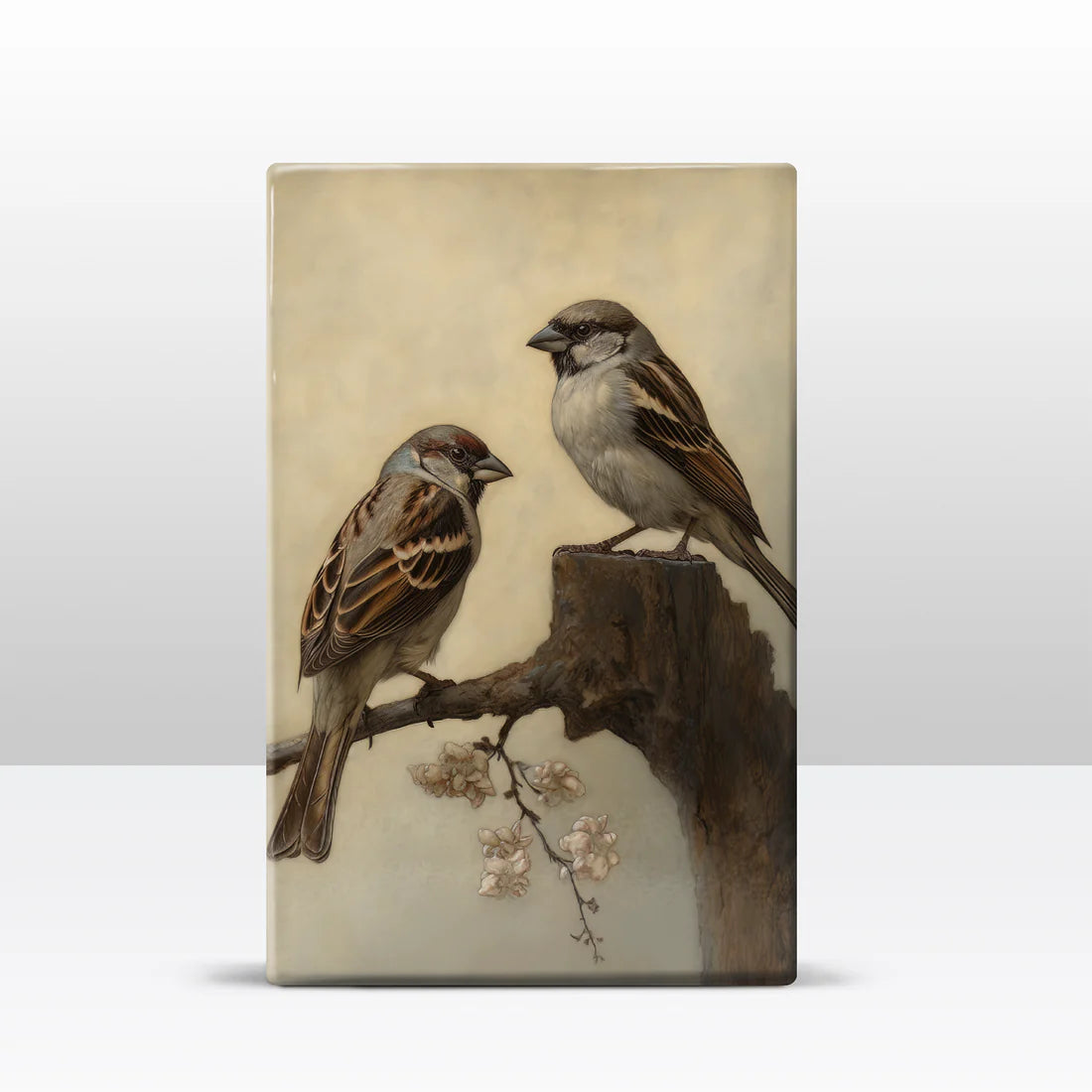 391. Twee mussen op oude stronk op houten paneel(tje) groot