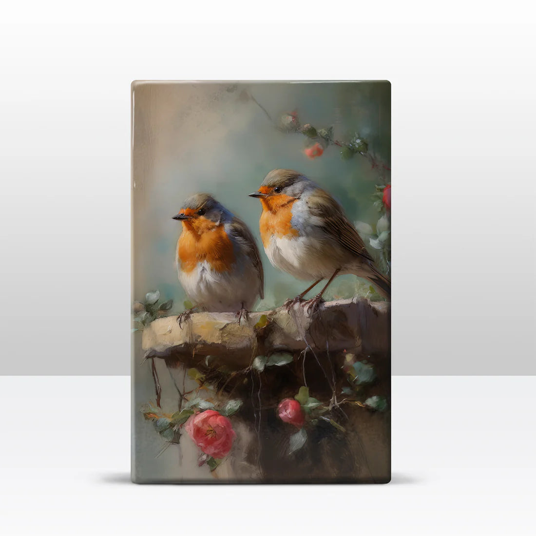 399. Twee roodborstjes met rode roosjes op houten paneel(tje) groot