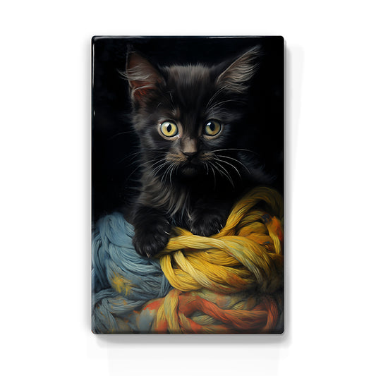 Artchoices exclusive: 93. Zwarte kitten met bollen wol op houten paneel(tje) klein