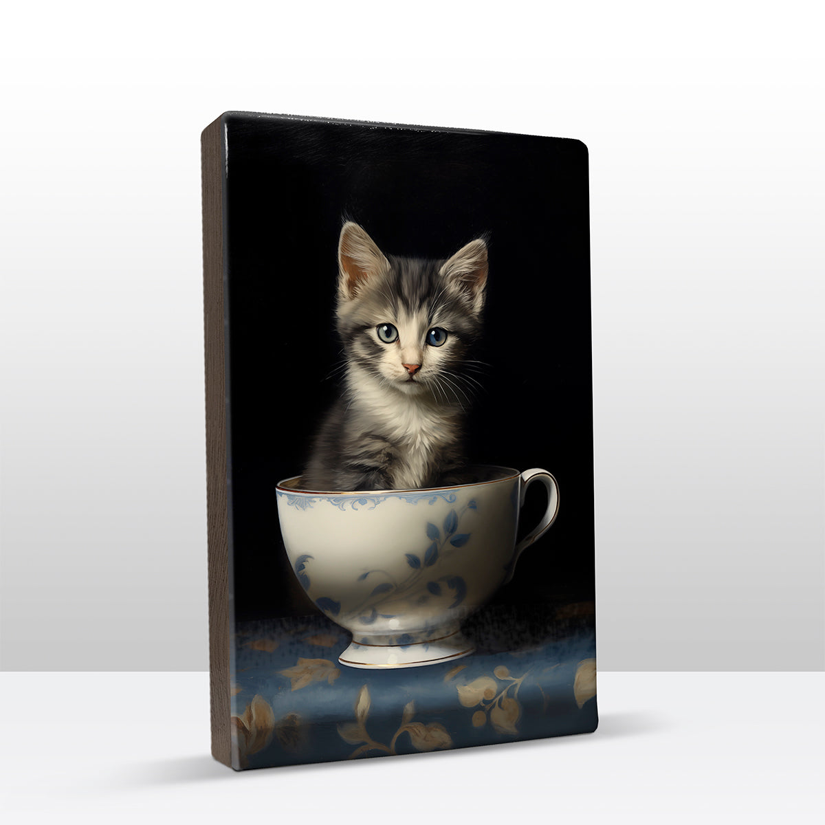 Artchoices exclusive: 046. Kitten in kopje op houten paneel(tje) klein