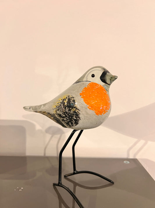 Glazen vogeltje op metalen pootjes – oranje borst