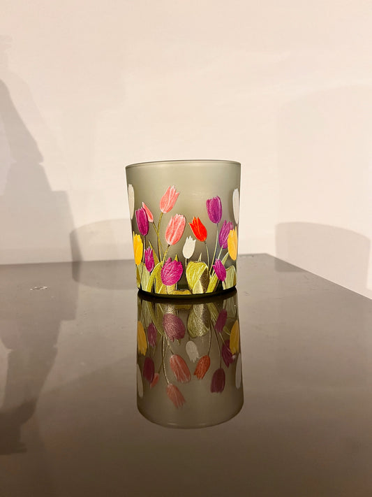 Glazen waxinelichthouder met tulpen – klein formaat