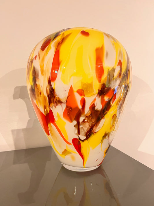 Glaskunst vaas in zonnige tinten