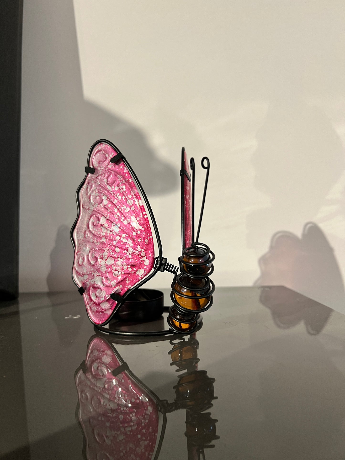 Glazen vlinder waxinelichthouder – roze
