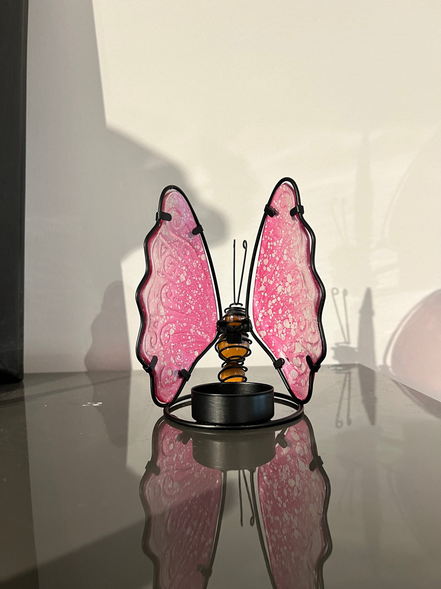 Glazen vlinder waxinelichthouder – roze