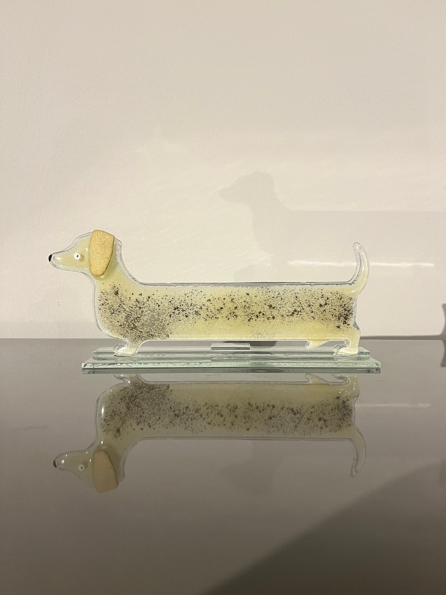 Glazen teckel – honing