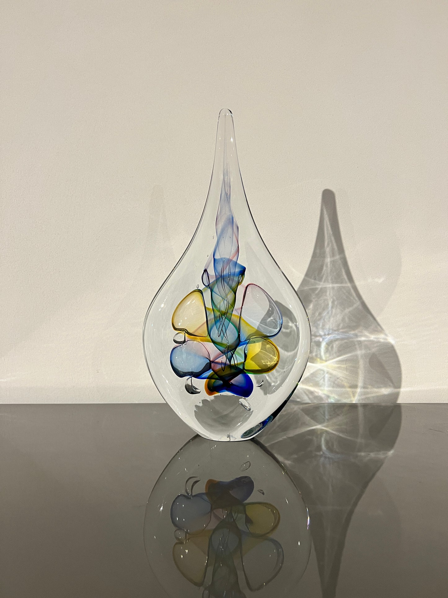 Glazen druppel – kleurrijk glaskunst object