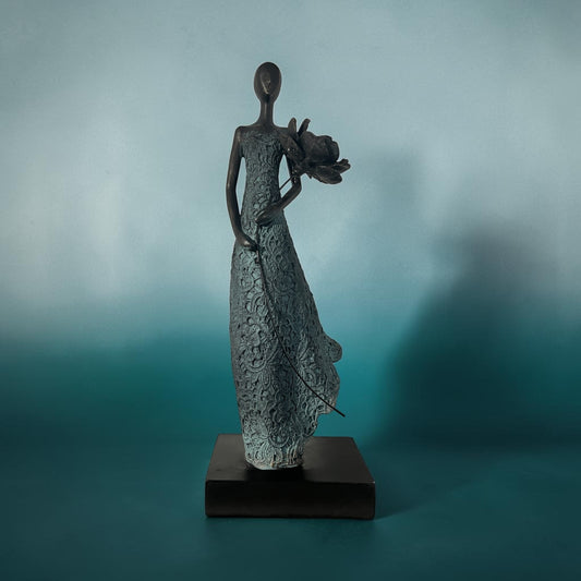 Élise – Elegante Sculptuur met Bloem